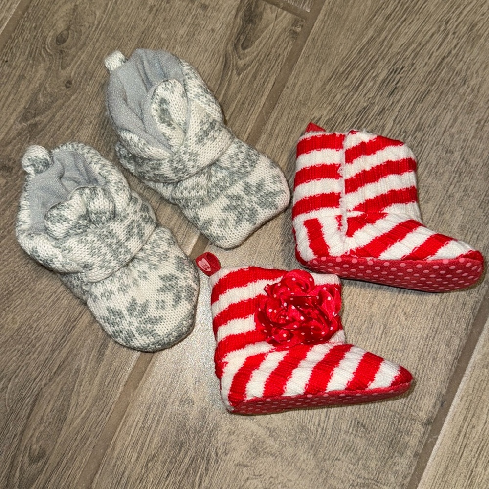 Bundle of 2 Baby Booties Size 3-6 Months